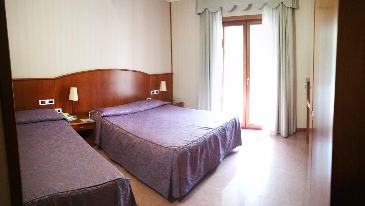 Hotel Willy Gemona del Friuli Exterior foto