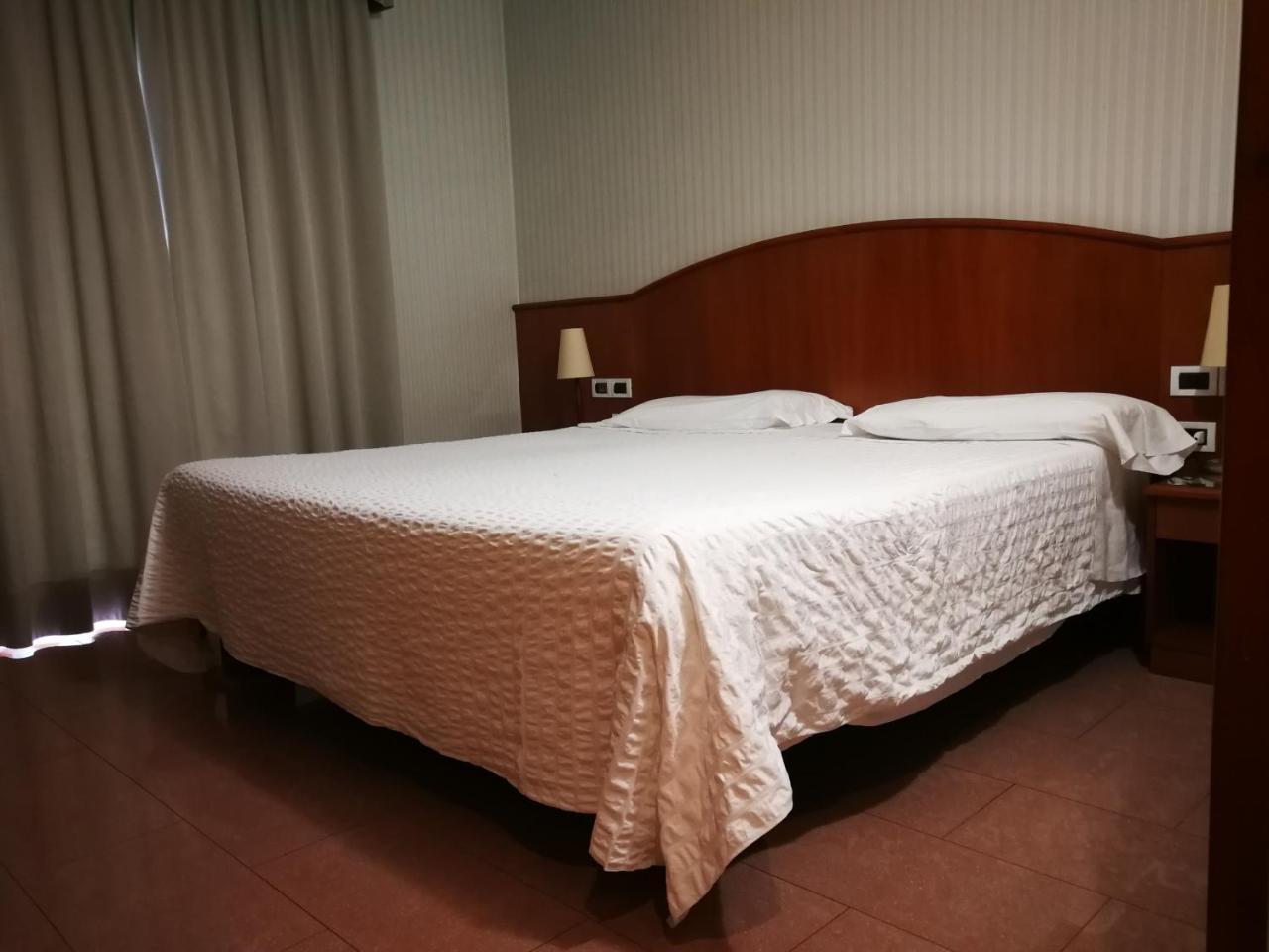 Hotel Willy Gemona del Friuli Exterior foto